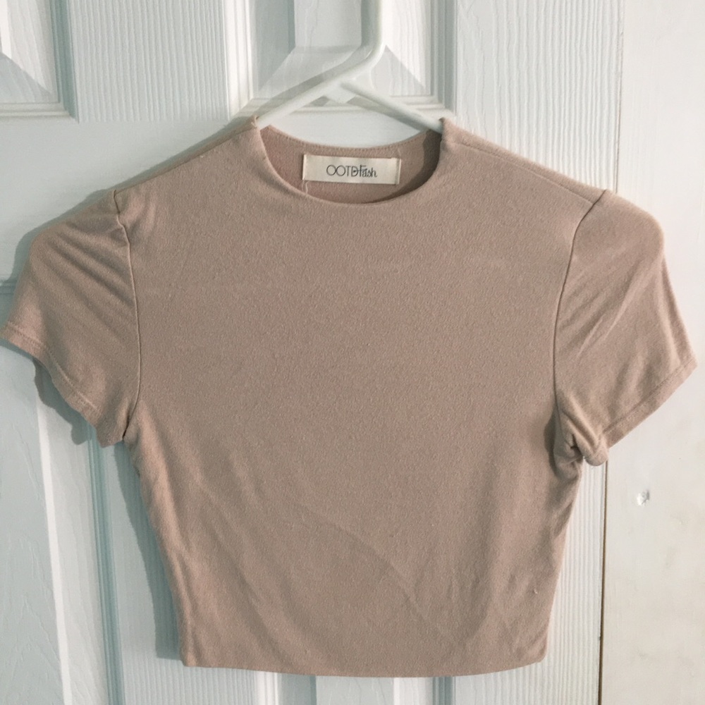 Short sleeve crop top